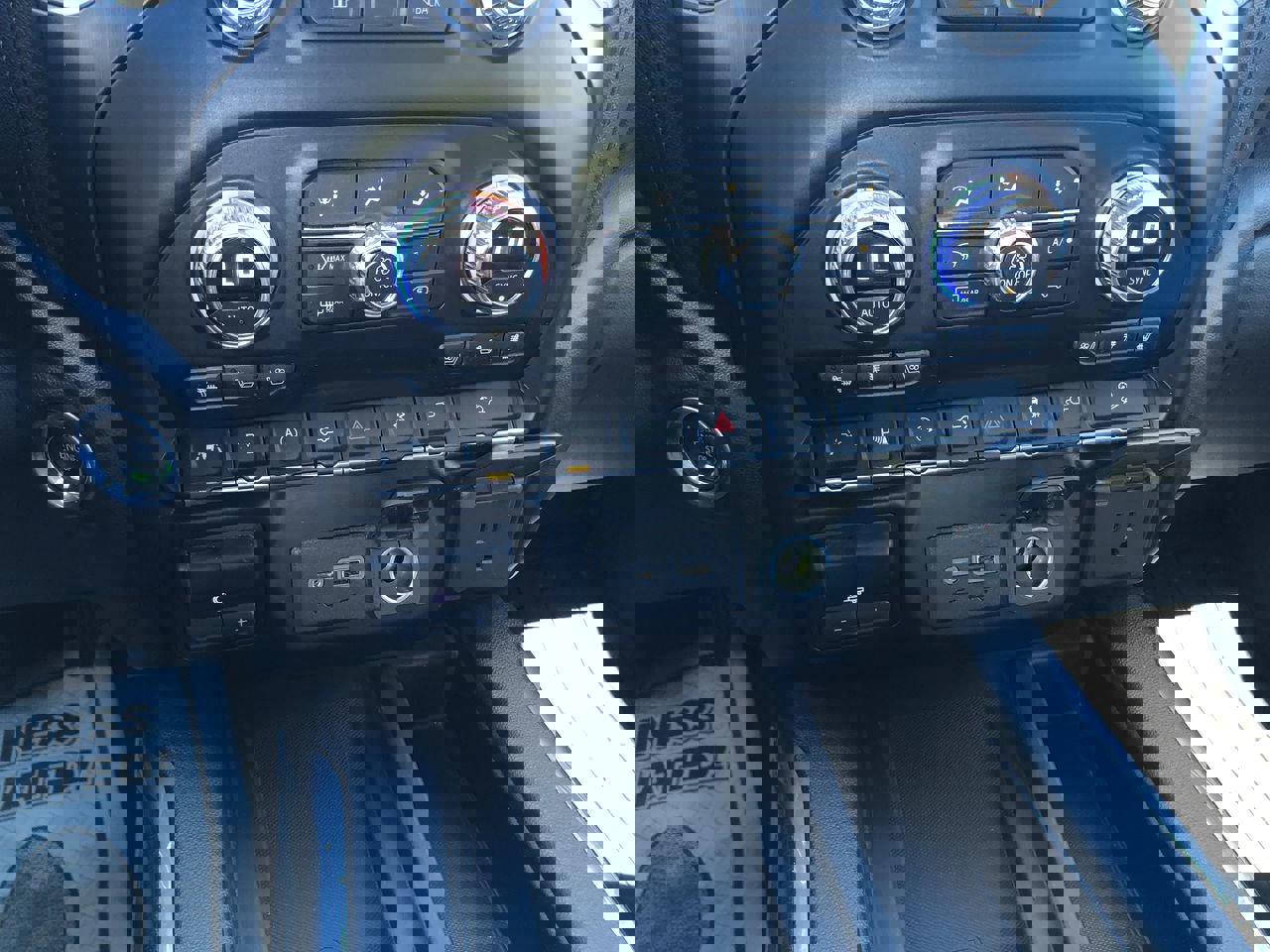 Used 2019 GMC Sierra 1500 AT4 w/ AT4 Premium Package image 29