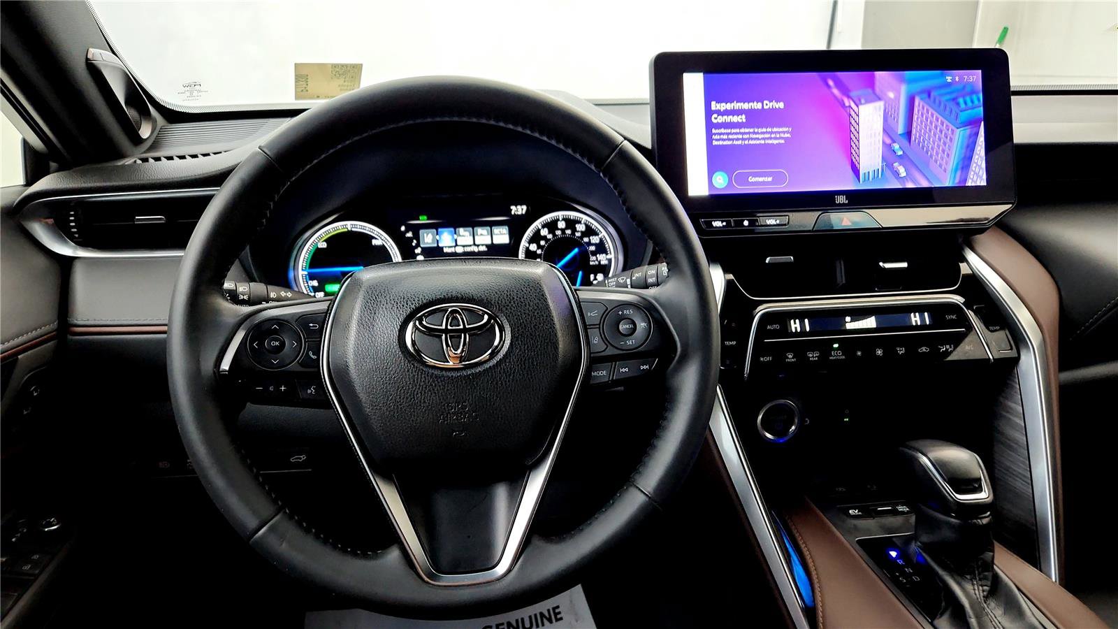 Used 2024 Toyota Venza XLE image 38