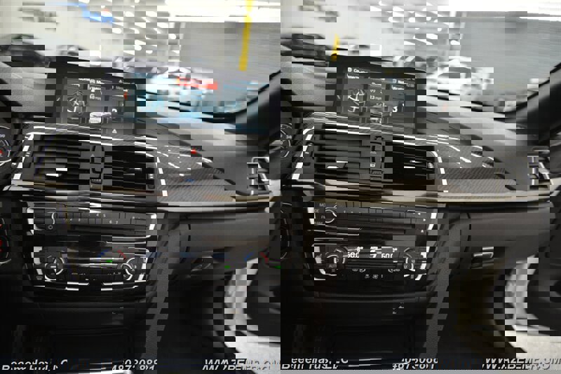 Used 2018 BMW M4 Convertible image 25