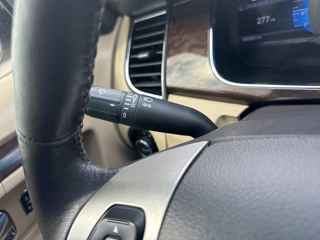 Used 2015 Ford Taurus Limited w/ Equipment Group 301A image 27