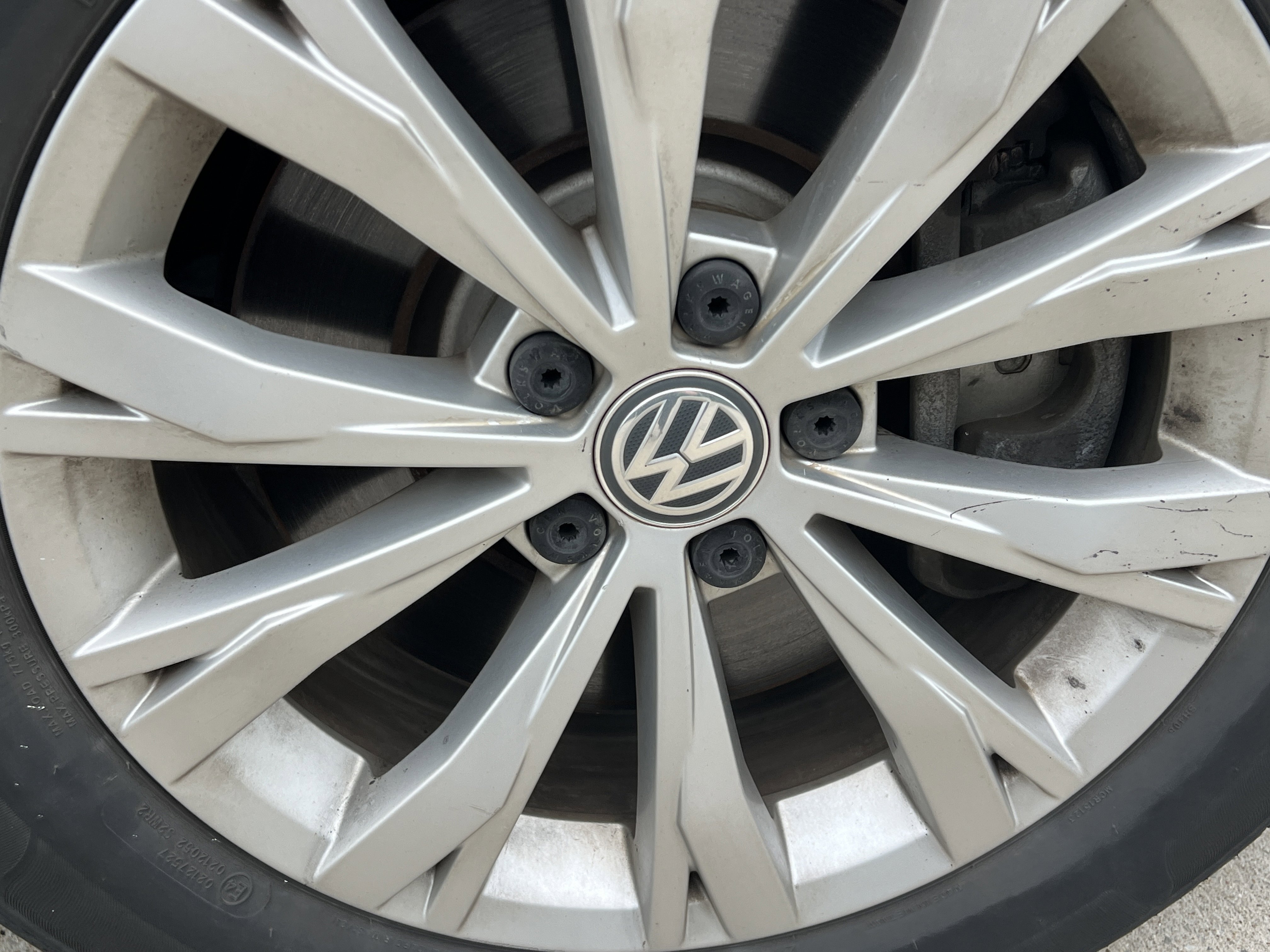 Used 2018 Volkswagen Tiguan S FWD image 12