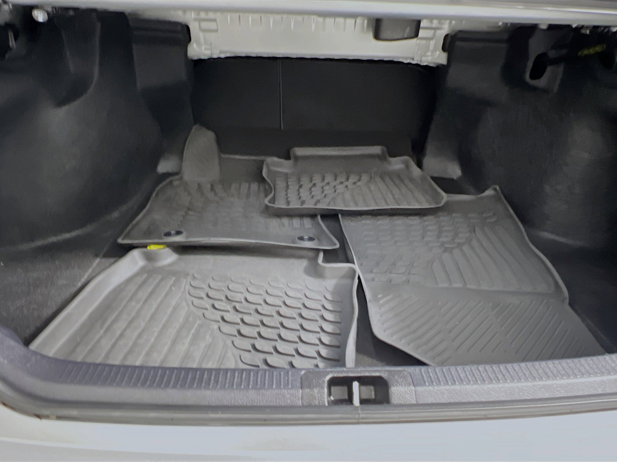 Used 2023 Toyota Camry LE image 32