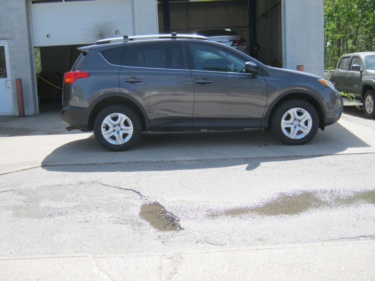 Used 2015 Toyota RAV4 LE image 5