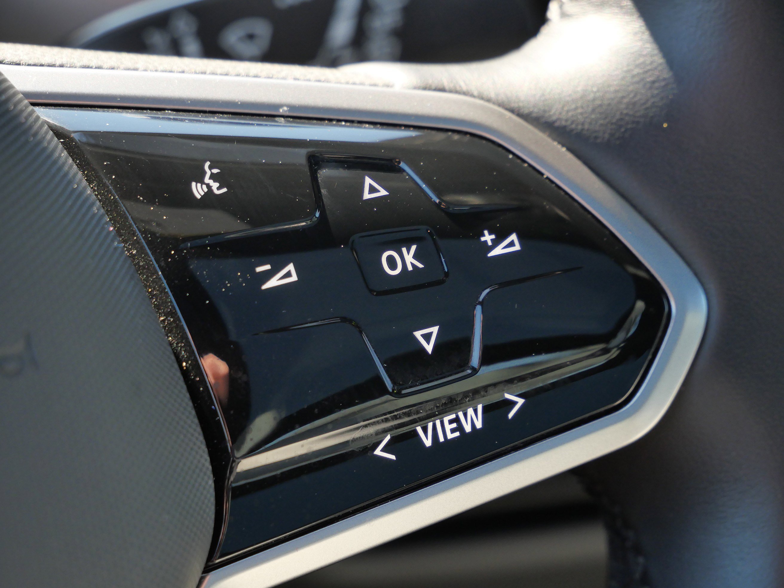 Certified 2022 Volkswagen ID.4 Pro S image 32