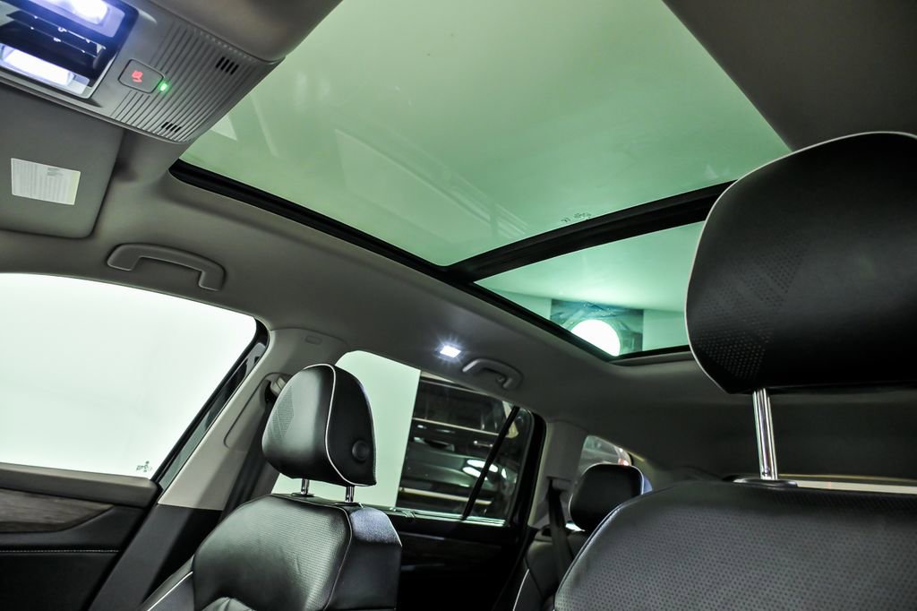 Certified 2025 Volkswagen Atlas SEL Premium R-Line AWD/4WD image 14