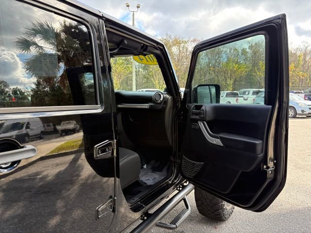 Used 2014 Jeep Wrangler Unlimited Sahara w/ Connectivity Group image 29