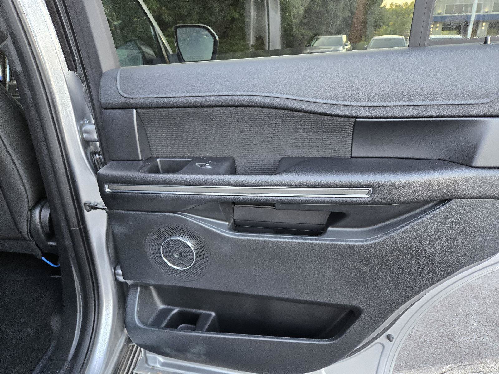 Used 2020 Ford Expedition XLT RWD image 15