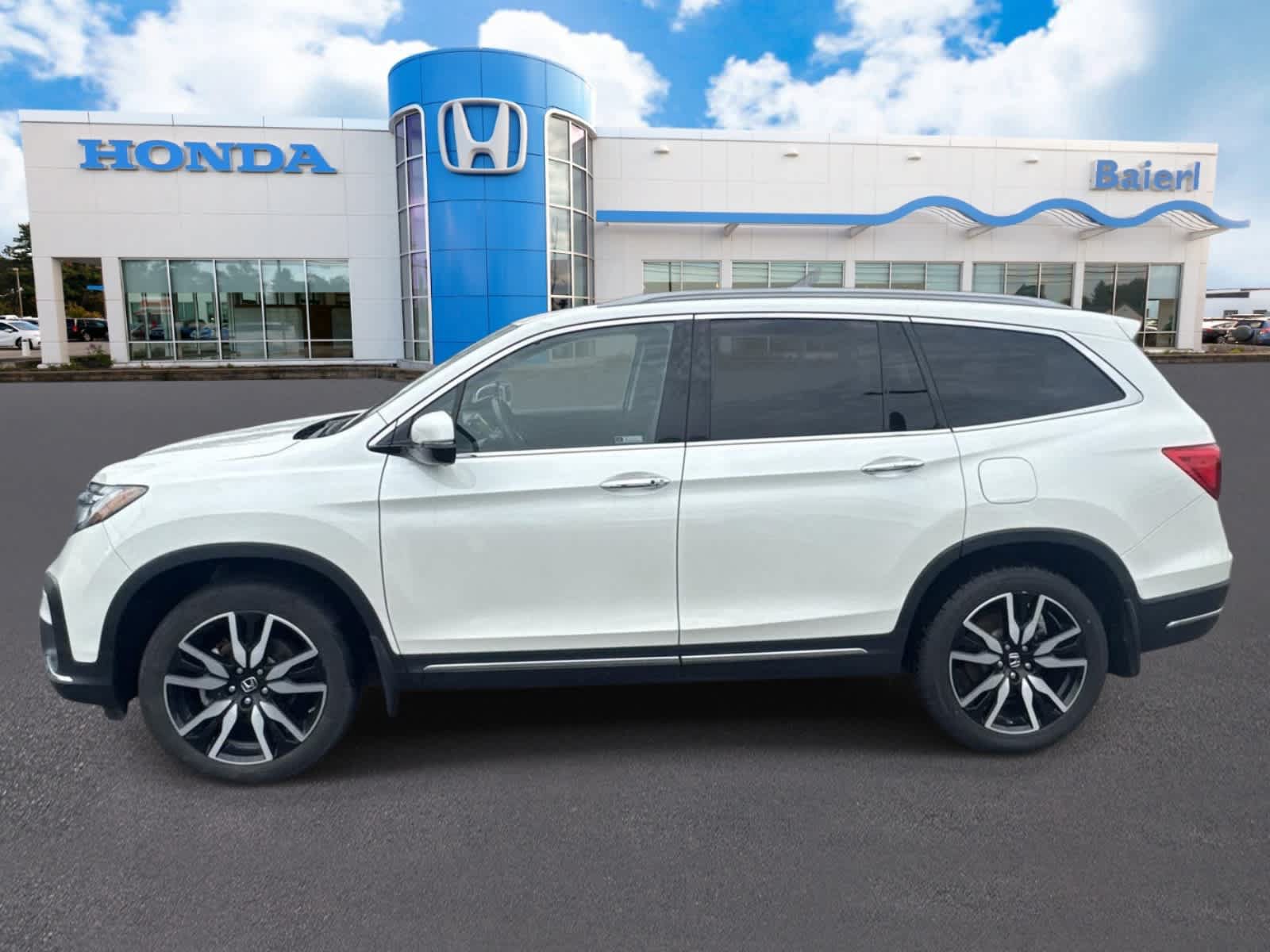 Used 2019 Honda Pilot Touring image 2