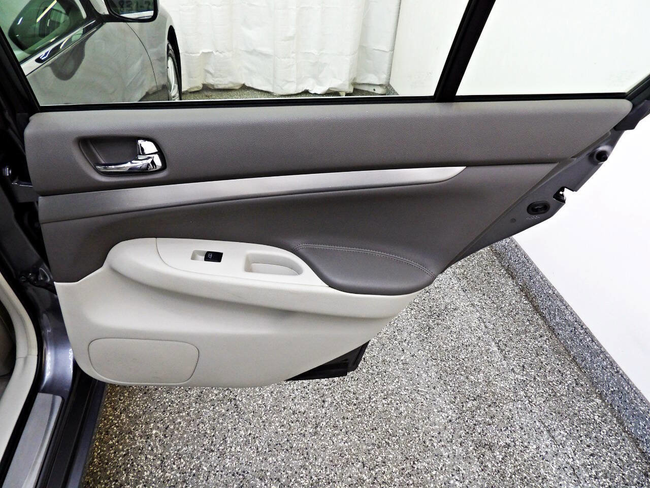 Used 2010 INFINITI G37 x Sedan AWD/4WD image 12