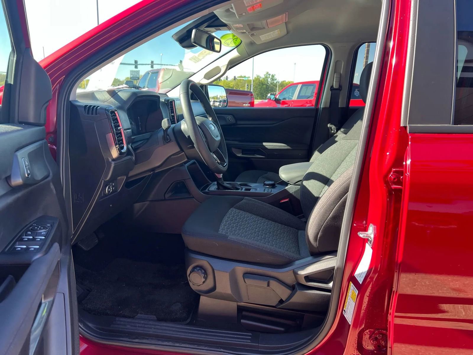 Used 2025 Ford Ranger XLT w/ Technology Package image 13