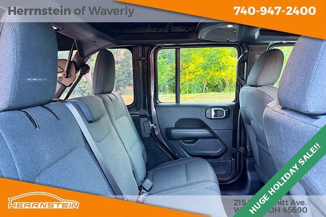 Used 2024 Jeep Wrangler Sahara image 26