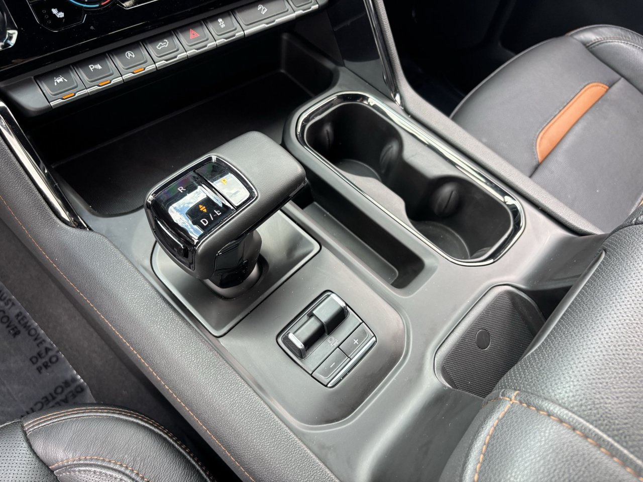 Used 2024 GMC Sierra 1500 AT4 w/ Technology Package AWD/4WD image 23