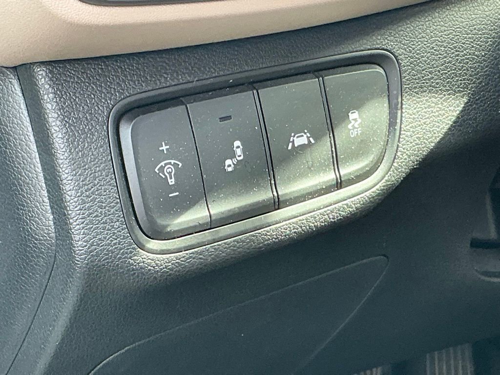 Used 2020 Hyundai Santa Fe SEL image 6