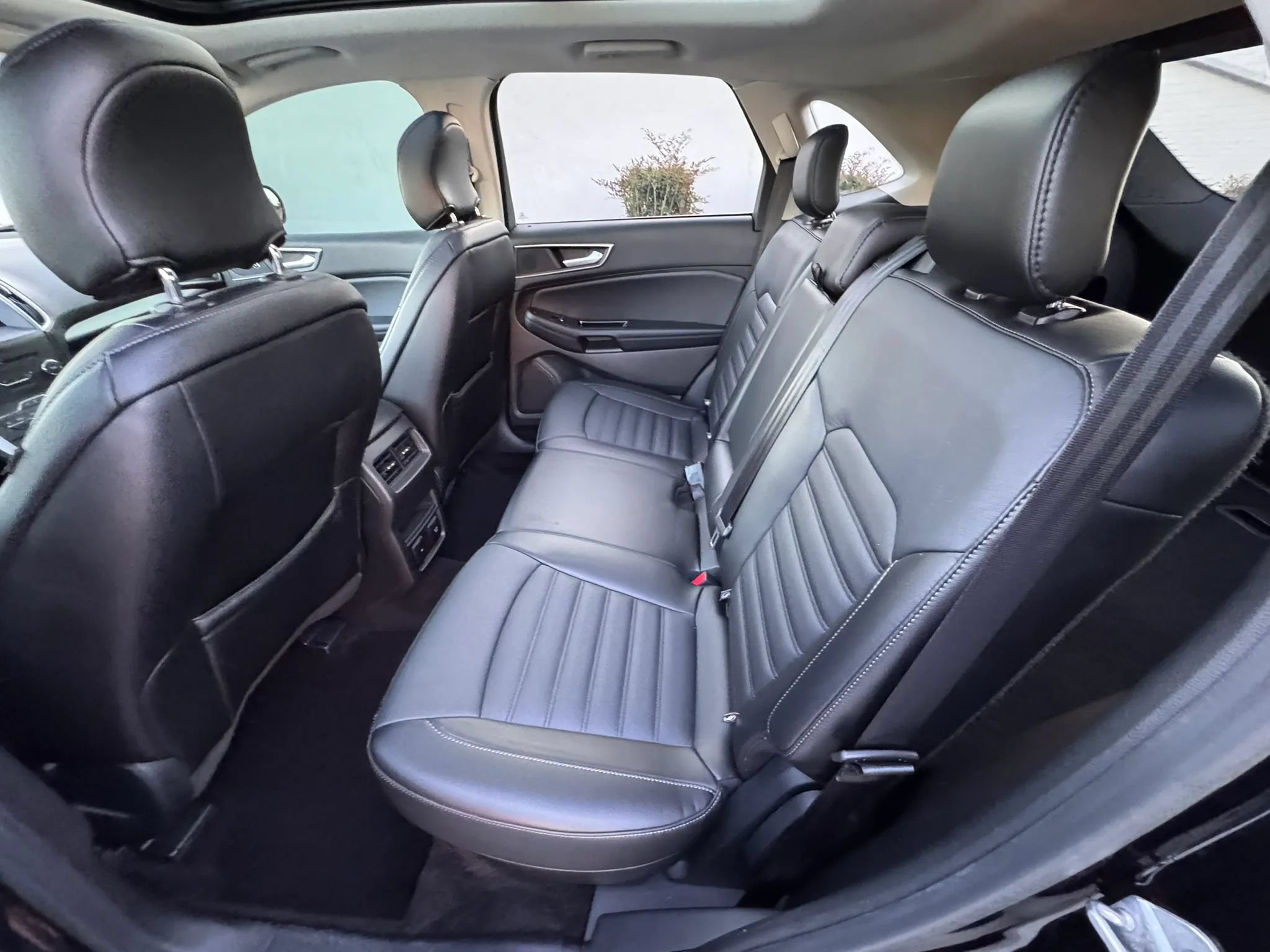 Used 2016 Ford Edge SEL w/ Equipment Group 201A FWD image 17