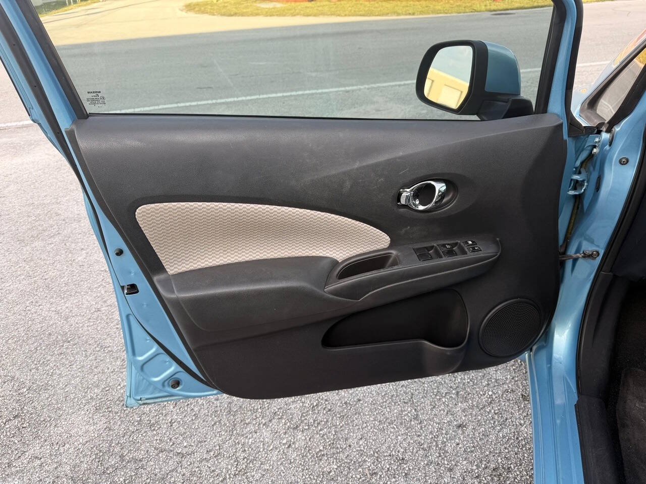 Used 2014 Nissan Versa Note SV FWD image 18