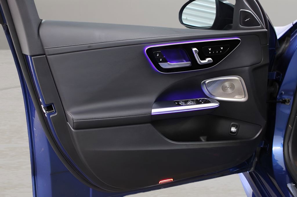 Used 2022 Mercedes-Benz C 300 Sedan image 11