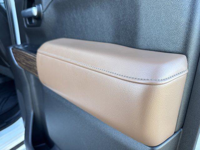 Used 2019 Chevrolet Silverado 1500 High Country w/ Technology Package image 64