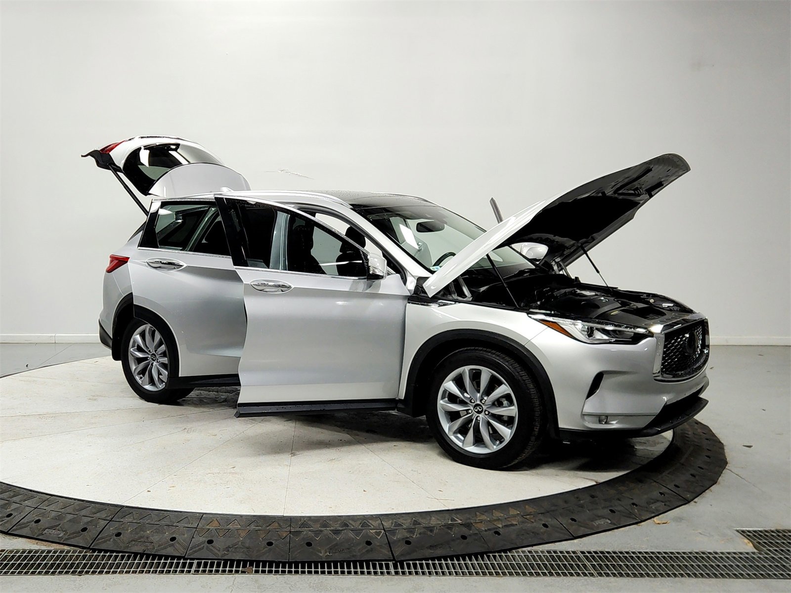 Used 2021 INFINITI QX50 Luxe image 9