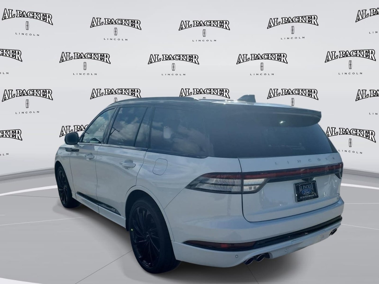 New 2027 Lincoln Aviator Reserve AWD/4WD image 3