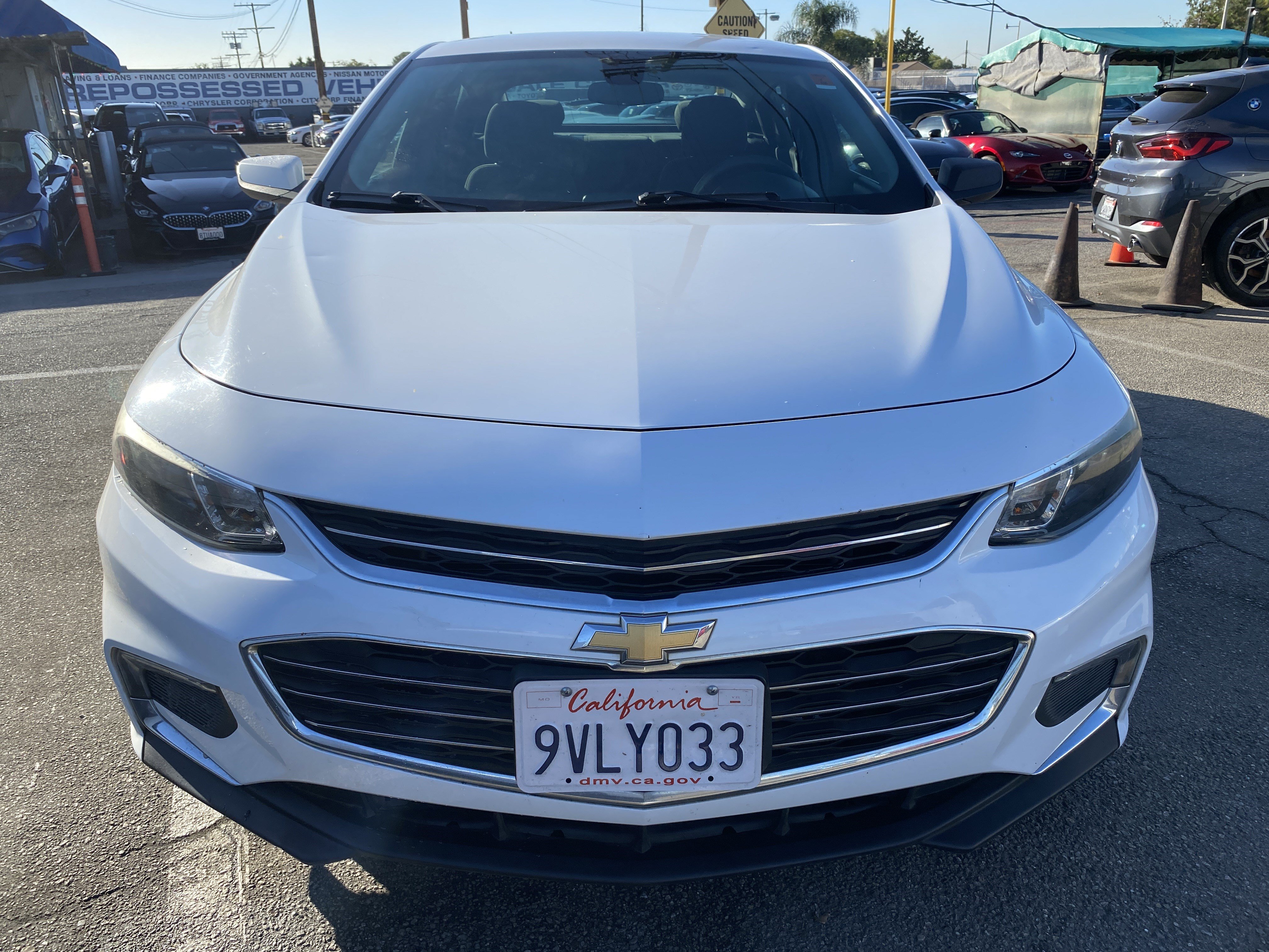 Used 2017 Chevrolet Malibu LT FWD image 3