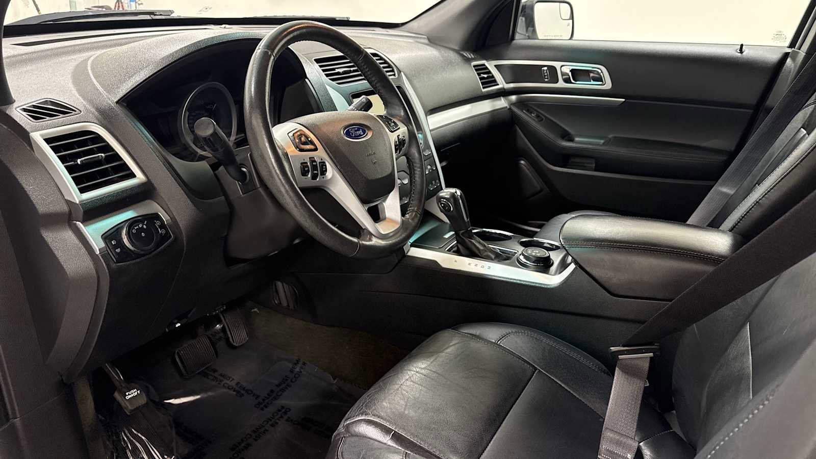 Used 2013 Ford Explorer XLT image 12