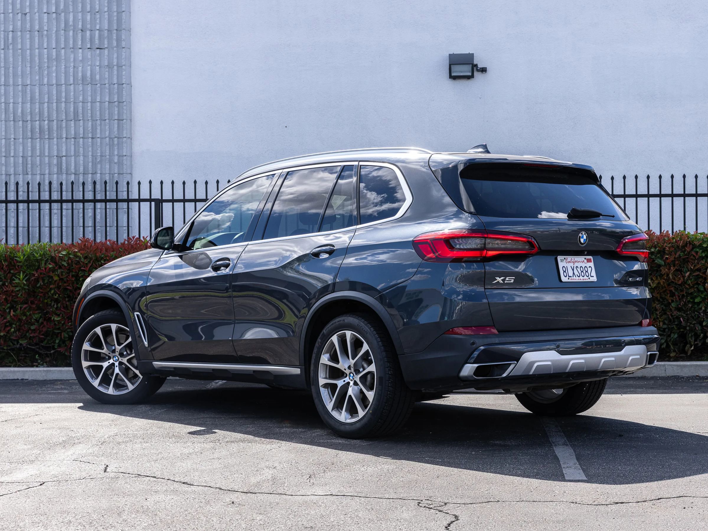 Used 2019 BMW X5 xDrive40i w/ Premium Package 2 image 4
