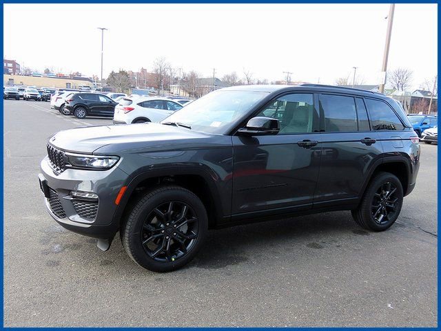 New 2025 Jeep Grand Cherokee Limited image 2