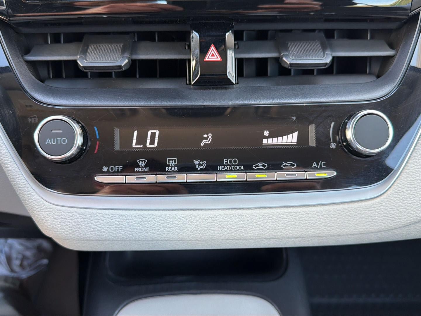 Used 2024 Toyota Corolla LE FWD image 16