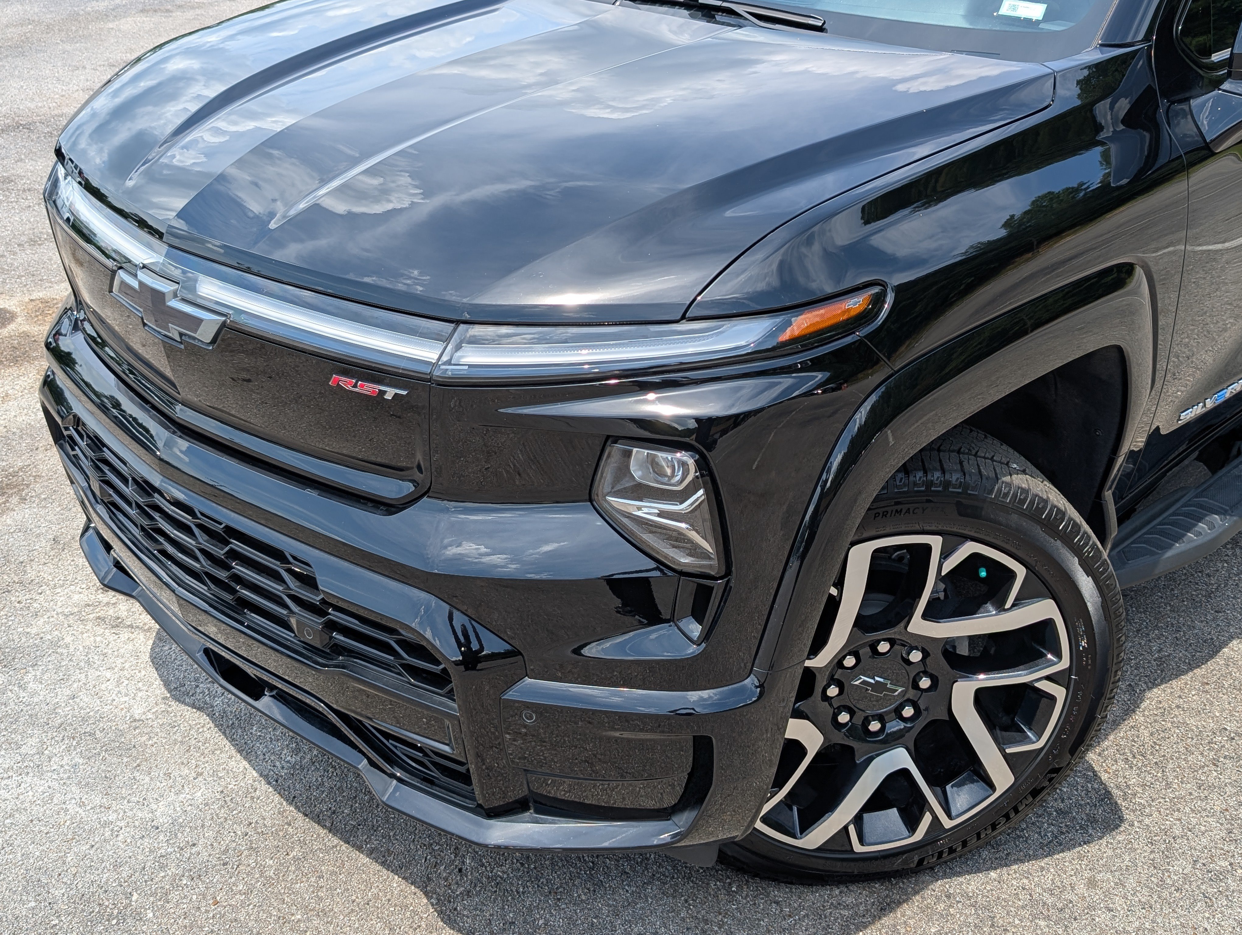 Used 2024 Chevrolet Silverado EV RST AWD/4WD image 13