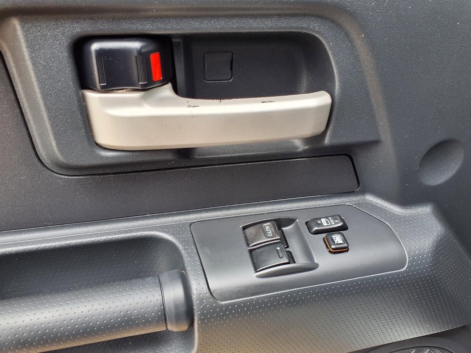 Used 2010 Toyota FJ Cruiser 2WD image 19