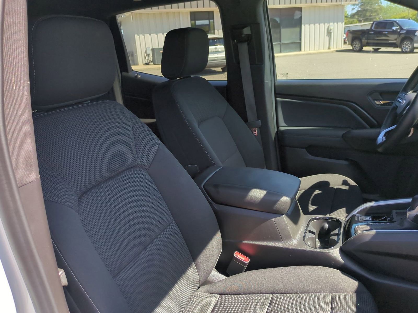 Used 2024 Chevrolet Colorado LT RWD image 29