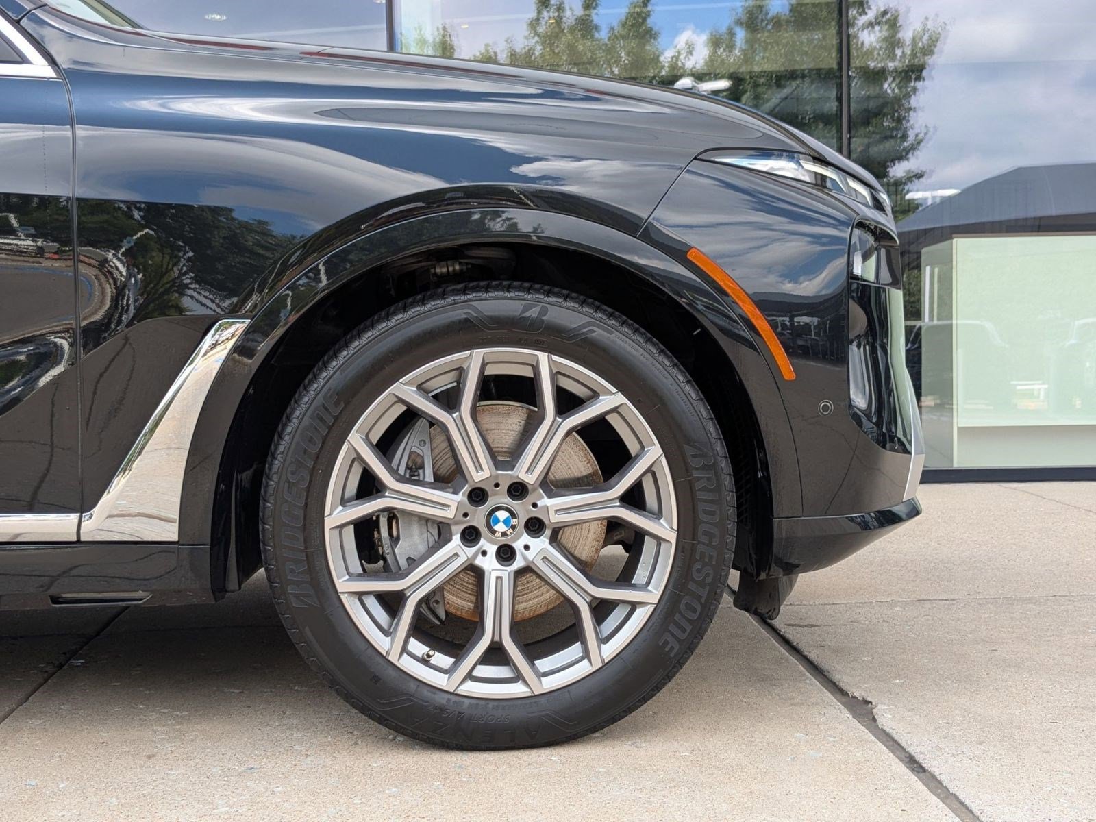 Used 2023 BMW X7 xDrive40i image 11