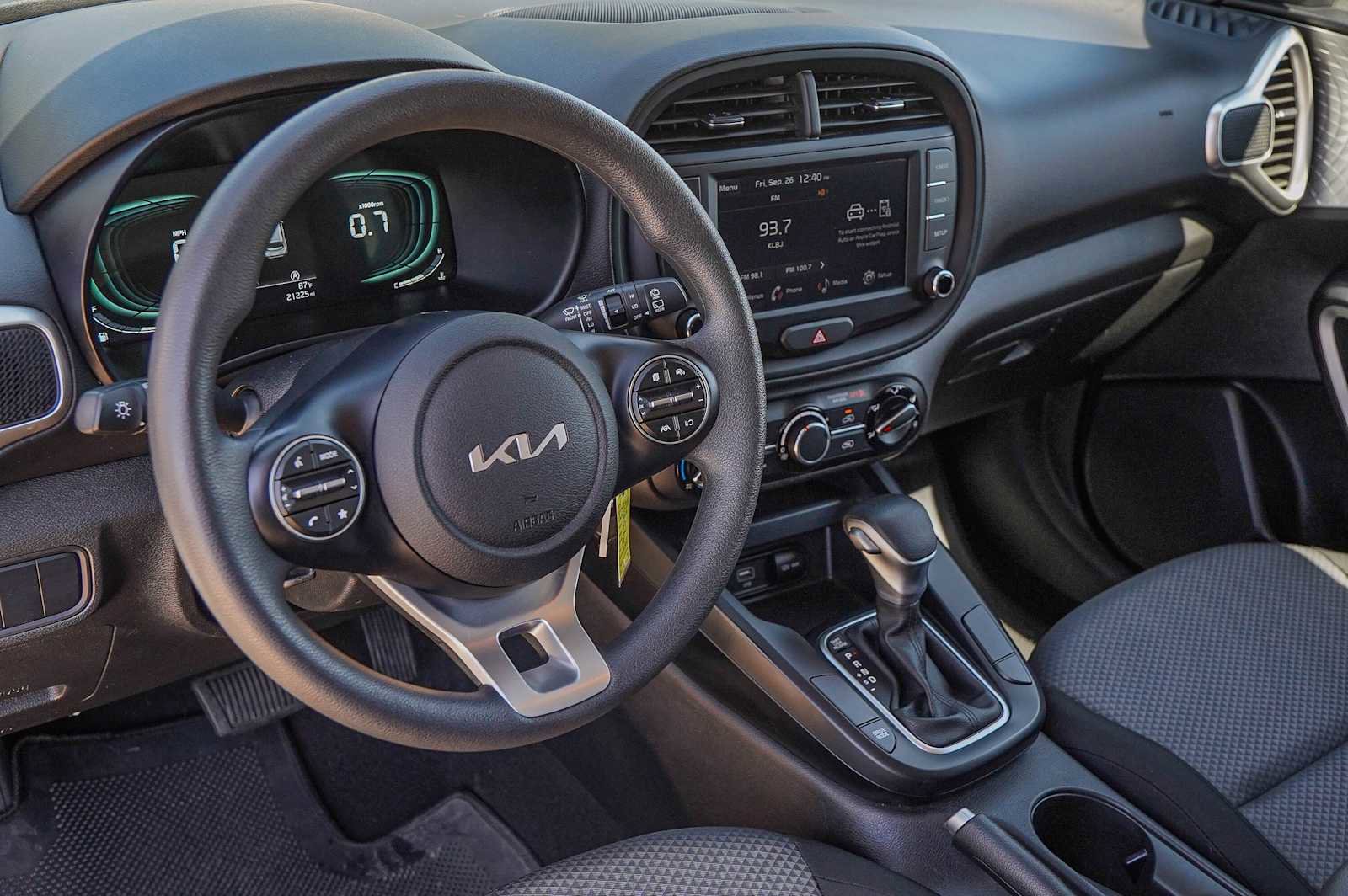 Used 2024 Kia Soul LX image 9