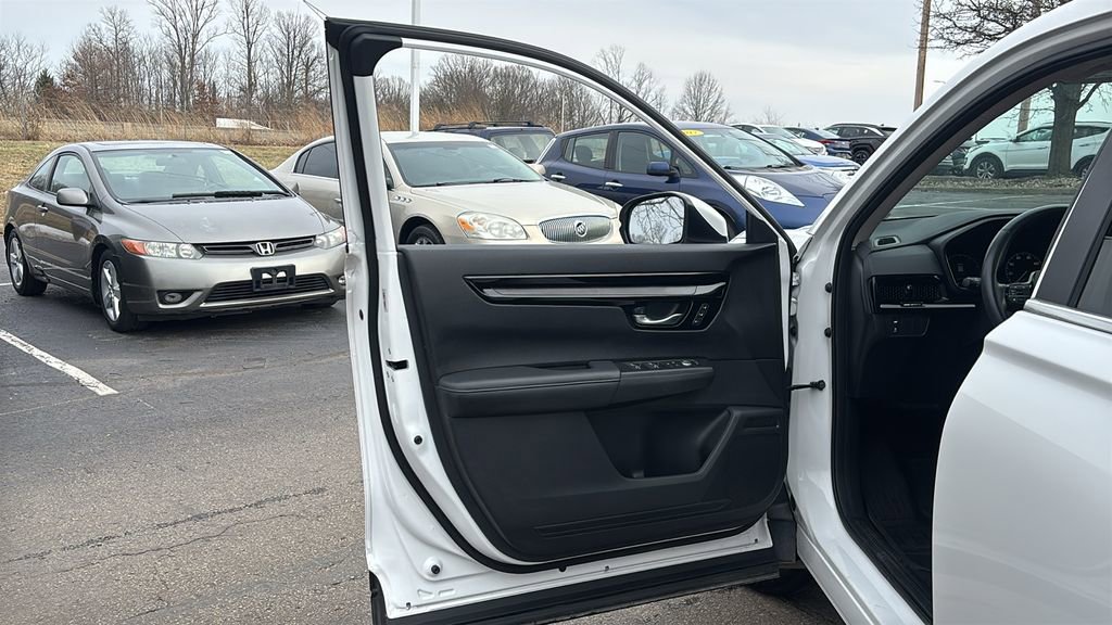 Used 2024 Honda CR-V EX-L image 11