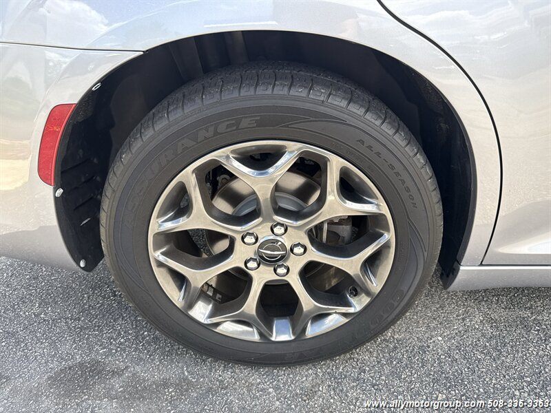 Used 2017 Chrysler 300 S w/ 300S Premium Group AWD/4WD image 11