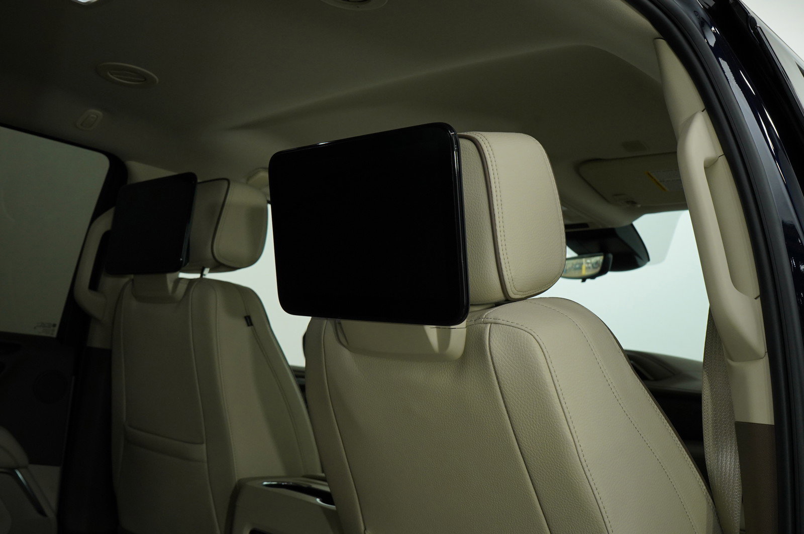 Used 2023 GMC Yukon Denali image 13