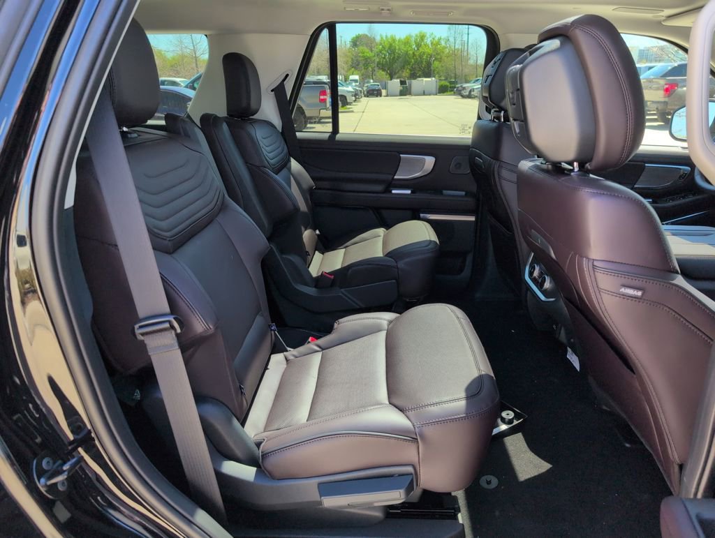 New 2026 Ford Expedition Platinum w/ Platinum Ultimate Package image 16