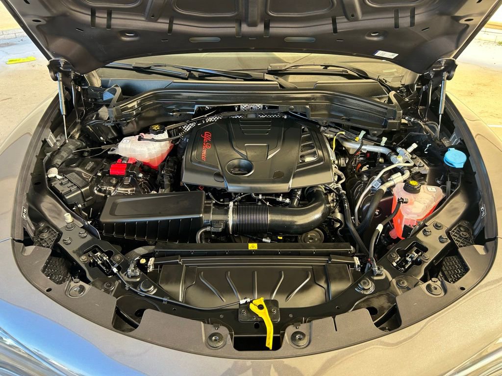 New 2025 Alfa Romeo Stelvio Sprint w/ Convenience Package image 22