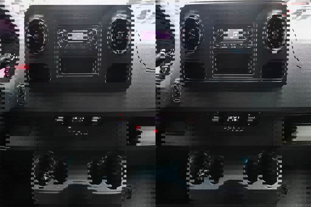 Used 2023 Mercedes-Benz Sprinter 1500 image 13