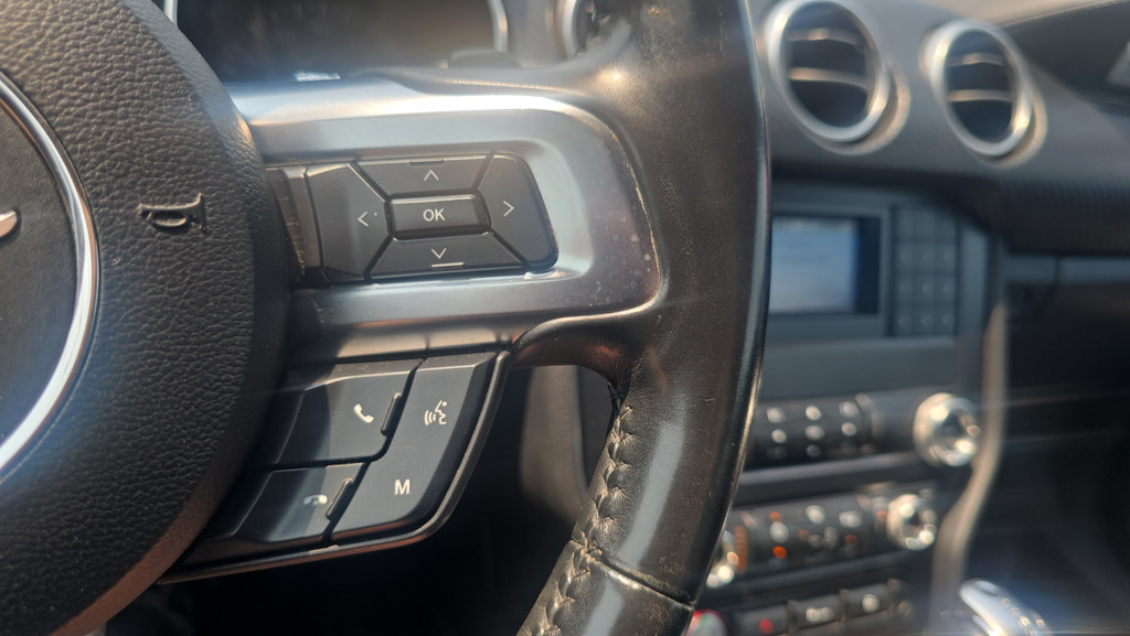 Used 2019 Ford Mustang Convertible RWD image 23