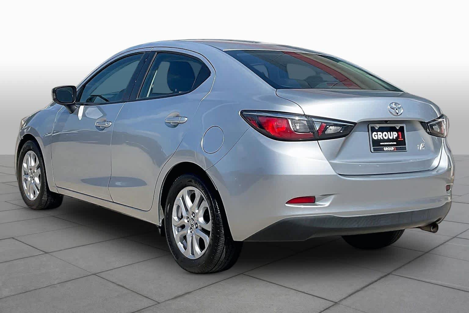 Used 2018 Toyota Yaris iA FWD image 12