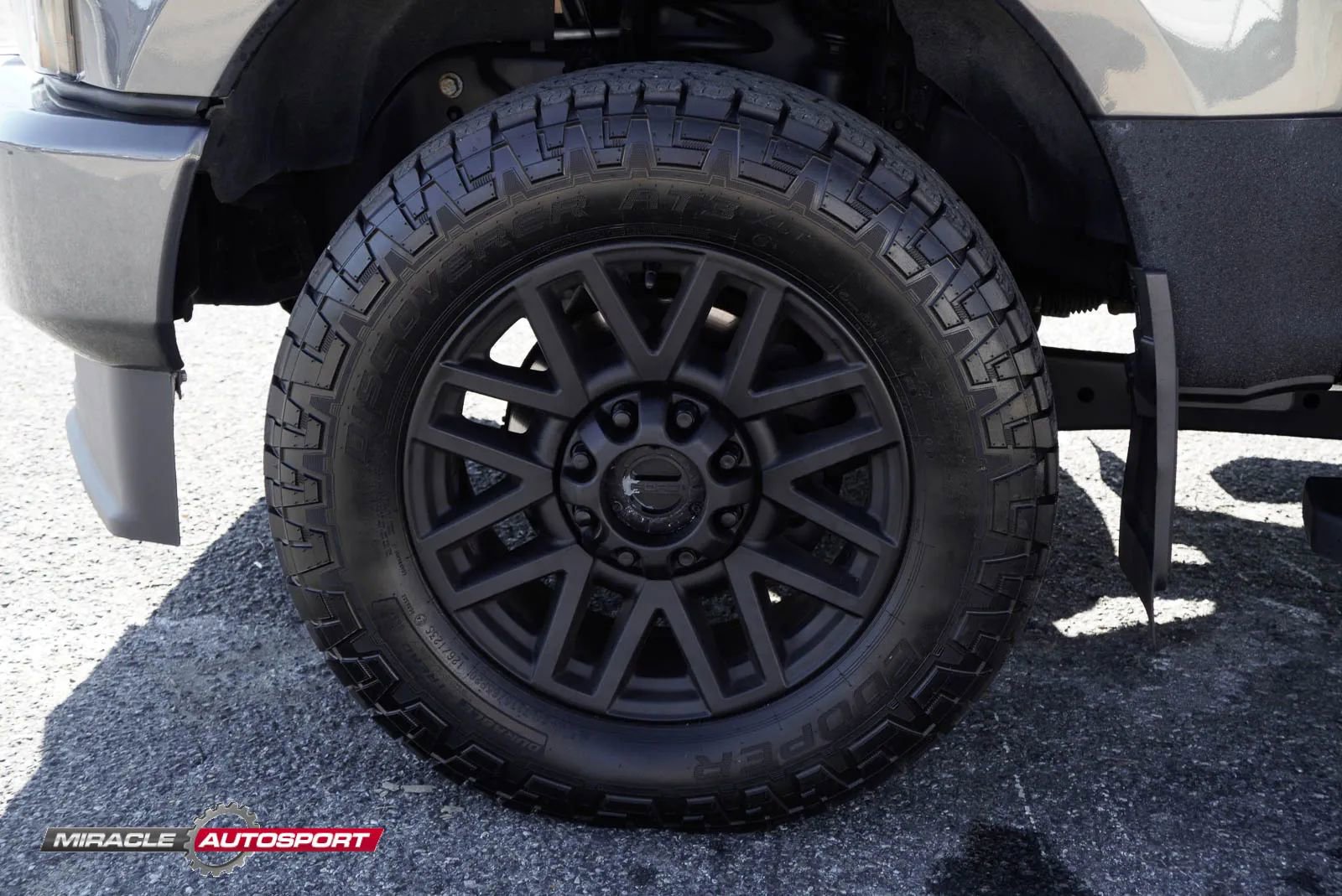 Used 2020 Ford F350 Lariat image 14