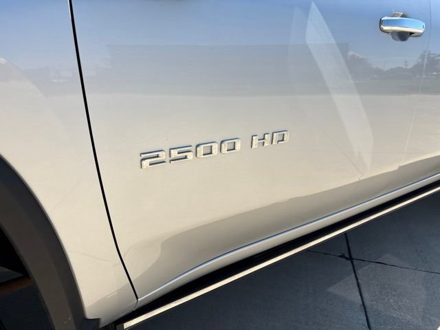 Used 2022 Chevrolet Silverado 2500 High Country w/ Z71 Off-Road Package AWD/4WD image 11
