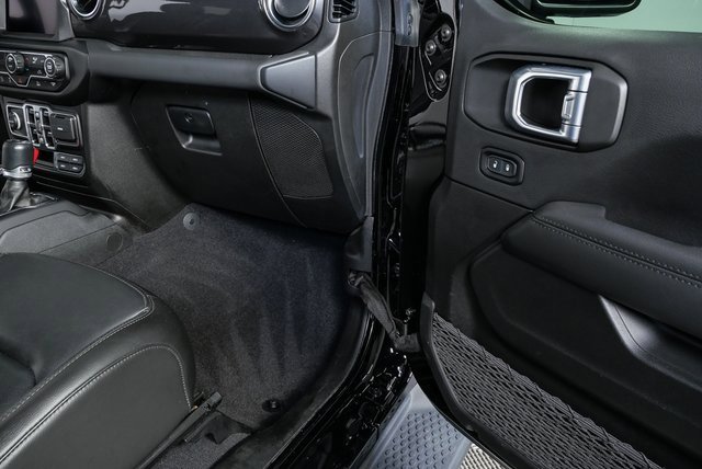 Used 2022 Jeep Wrangler Unlimited Sahara image 22