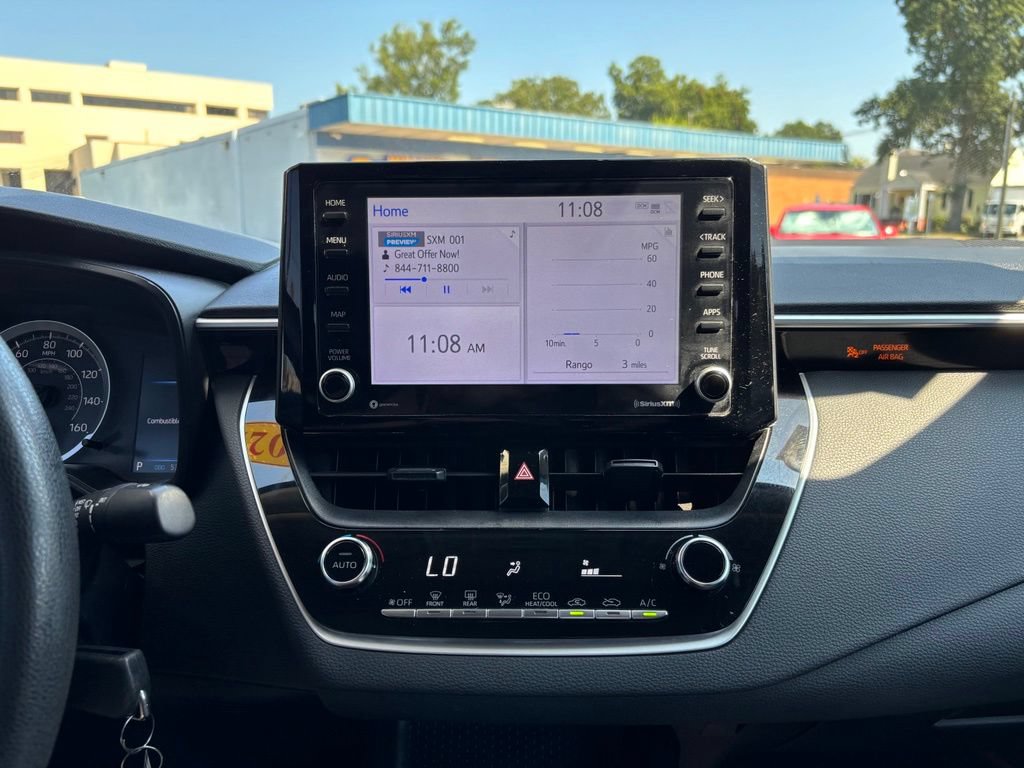 Used 2022 Toyota Corolla LE FWD image 31