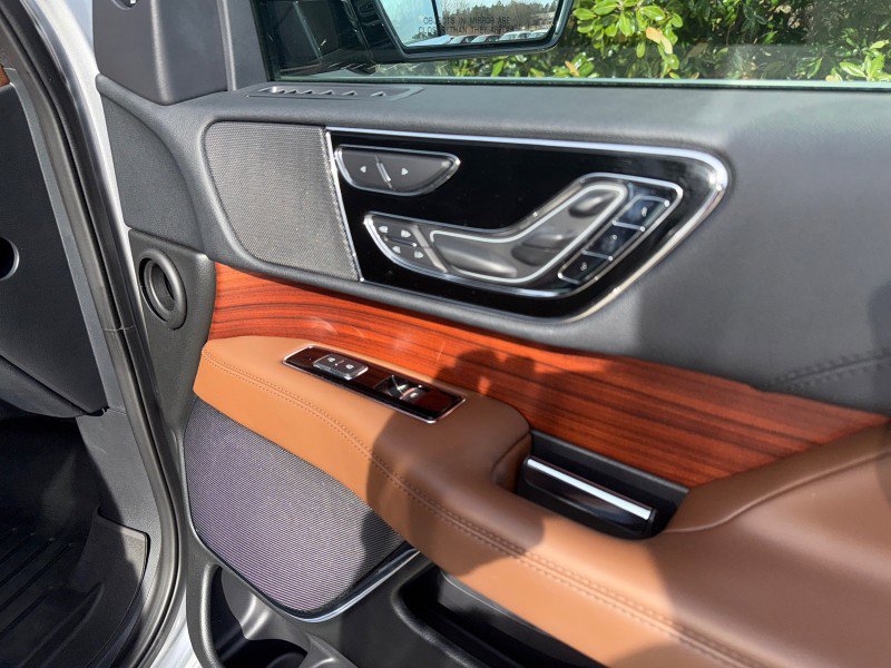 Used 2022 Lincoln Navigator Reserve image 23