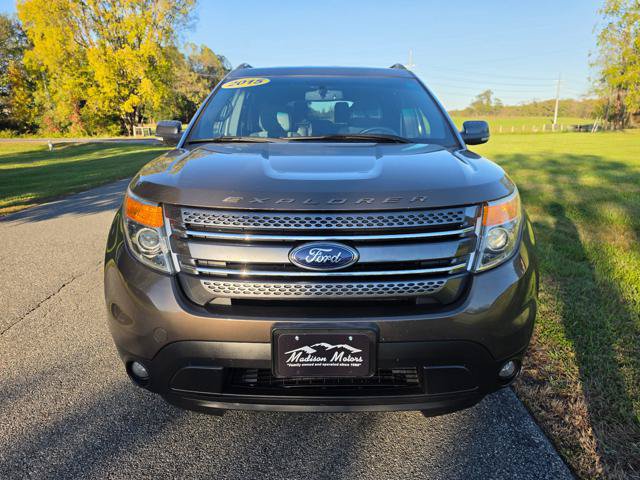 Used 2015 Ford Explorer XLT w/ Equipment Group 202A AWD/4WD image 3