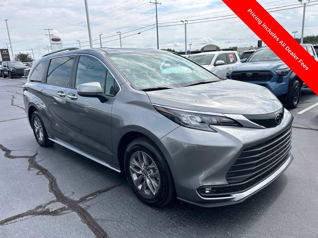 Used 2026 Toyota Sienna XLE FWD image 24