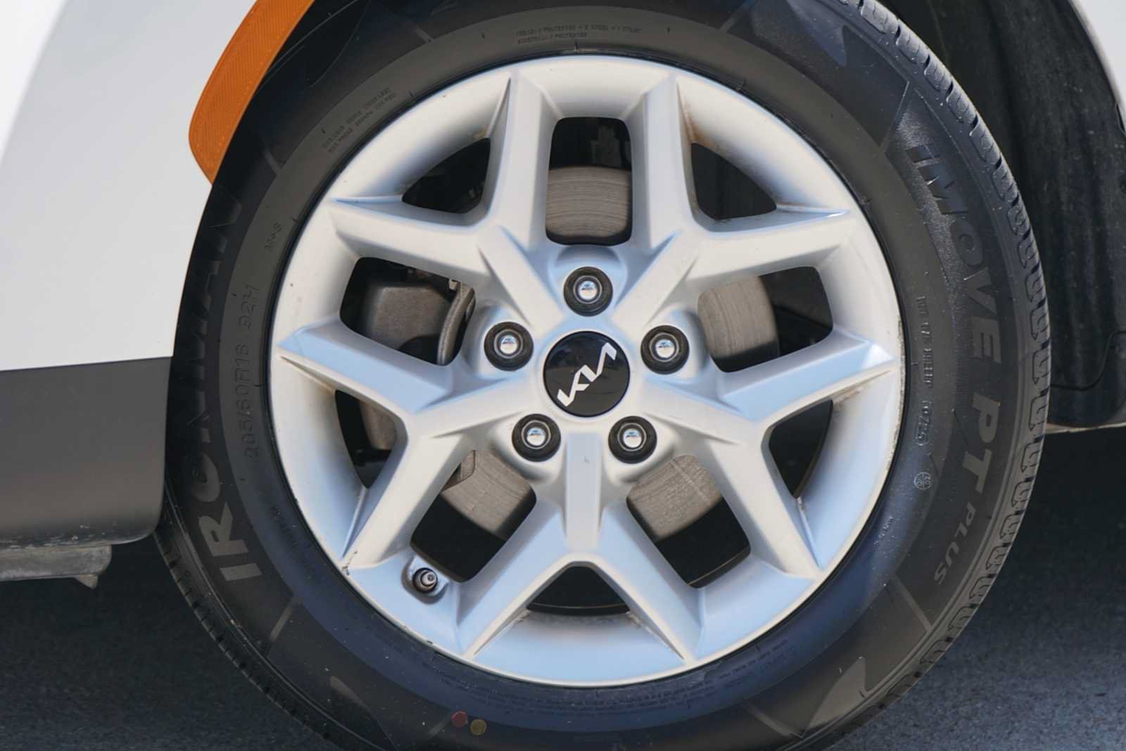 Certified 2024 Kia Soul LX w/ Option Group 015 FWD image 2