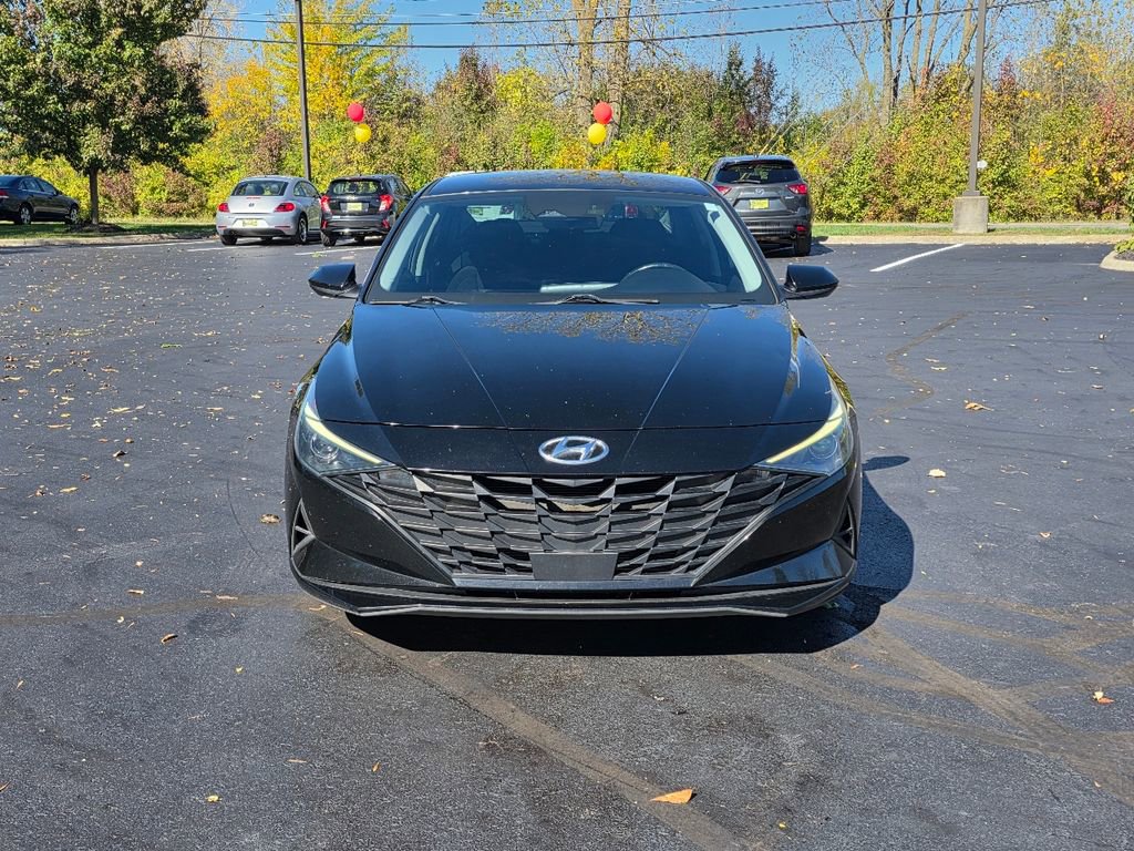 Used 2022 Hyundai Elantra SEL w/ Convenience Package image 2